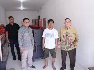 Wagub Sulbar Pastikan Bantuan Mesin Percetakan untuk UMKM Tepat Sasaran