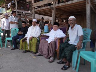 Pemimpin yang Peduli, Wagub Sulbar Temani Warga dalam Suasana Duka