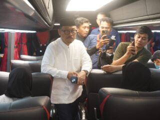 Dari Pos Kesehatan ke Dalam Bus, Gubernur Sulbar Awasi Langsung Arus Mudik