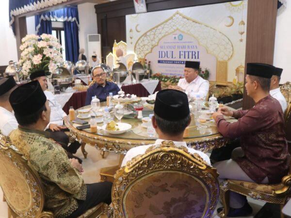 Open House Idulfitri, Gubernur Sulbar Ajak Warga Pererat Kebersamaan