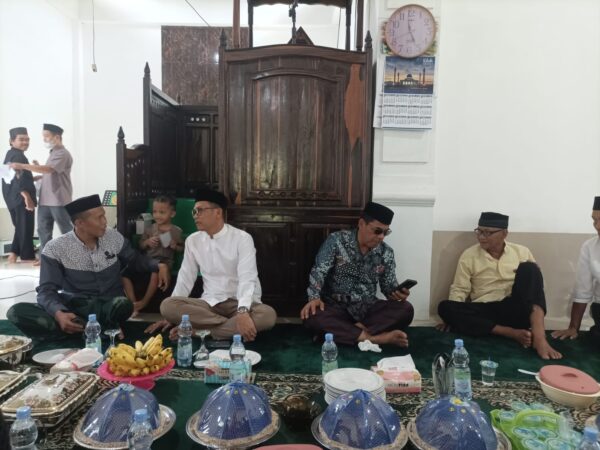 Wakili Gubernur, Kepala Biro Pemkesra Pererat Silaturahmi dalam Halal Bi Halal Masyarakat Parung