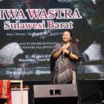 18 Tahun Mencari Wastra, Dian Erra Kumalasari Angkat Tenun Sulawesi Barat ke Panggung Dunia