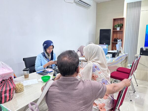 Akselerasi Pencairan Bantuan Pendidikan, Biro Pemkesra Sulbar Intensifkan Verifikasi Berkas Beasiswa Tahap I