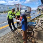 Ditlantas Polda Sulbar Tebar Kepedulian Lewat Aksi Jumat Berkah
