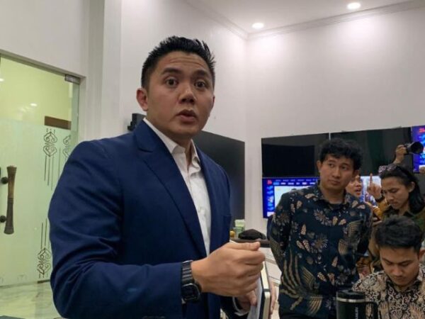 Teddy Koreksi Dino Patti Djalal, Tegaskan Prabowo Biayai Sendiri Kelebihan Anggaran Perjalanan