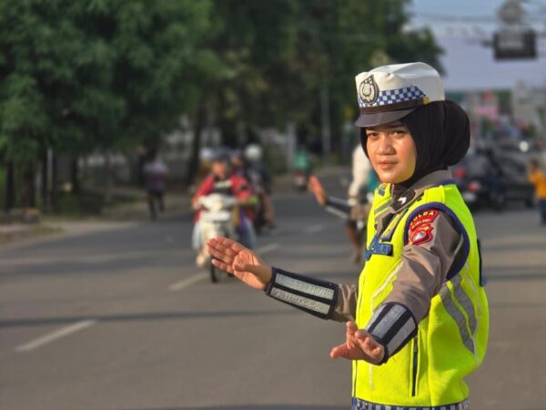Arus Lalu Lintas Lebih Tertib, Polantas Polda Sulbar Turun Langsung di Persimpangan Strategis