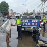 Wujud Kepedulian Sosial, Ditlantas Polda Sulbar Gelar Jumat Berkah dan Berbagi Makanan Gratis