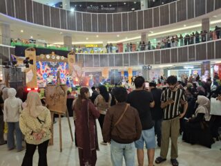 Wisatawan Mancanegara Nikmati Tarian Tradisional Sulbar di Pembukaan Manakarra Fair 2026