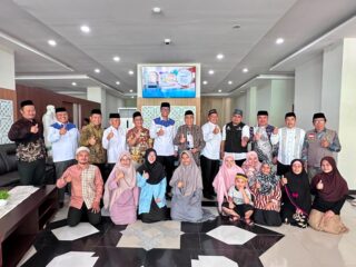 Pemprov Sulbar Pastikan Fasilitas Kafilah MTQ XI Optimal, Murdanil Serahkan Cenderamata