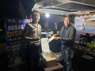 Pelayanan Samsat Malam Hadir di Rumah Adat Mamuju, Ditlantas Sulbar Dekatkan Layanan ke Masyarakat