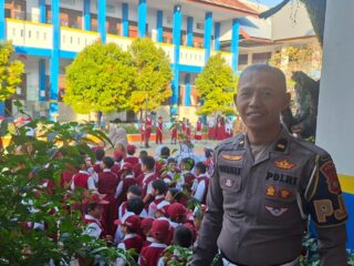 Gerakan Ayah Mengantar Anak, Polda Sulbar Beri Ruang Personel Dampingi Buah Hati ke Sekolah