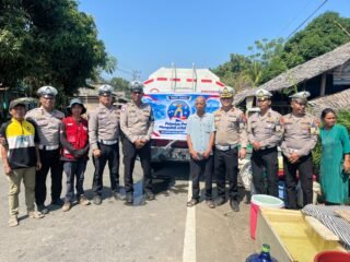 Polantas Polda Sulbar Peduli Warga Saluleang, 10.000 Liter Air Bersih Disalurkan