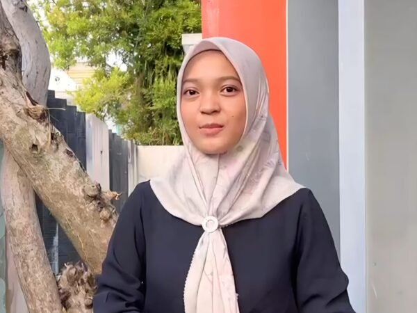 IPK 3,97 Antar Mahasiswi Kedokteran UMI Raih Beasiswa Prestasi Pemprov Sulbar